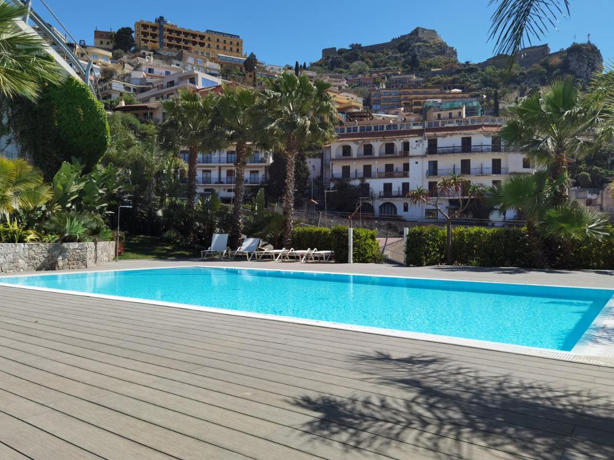 Minerva Luxury Apartment & Tulipan Apartment By Taormina Holidays Екстер'єр фото