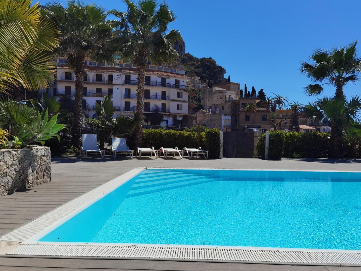 Minerva Luxury Apartment & Tulipan Apartment By Taormina Holidays Екстер'єр фото